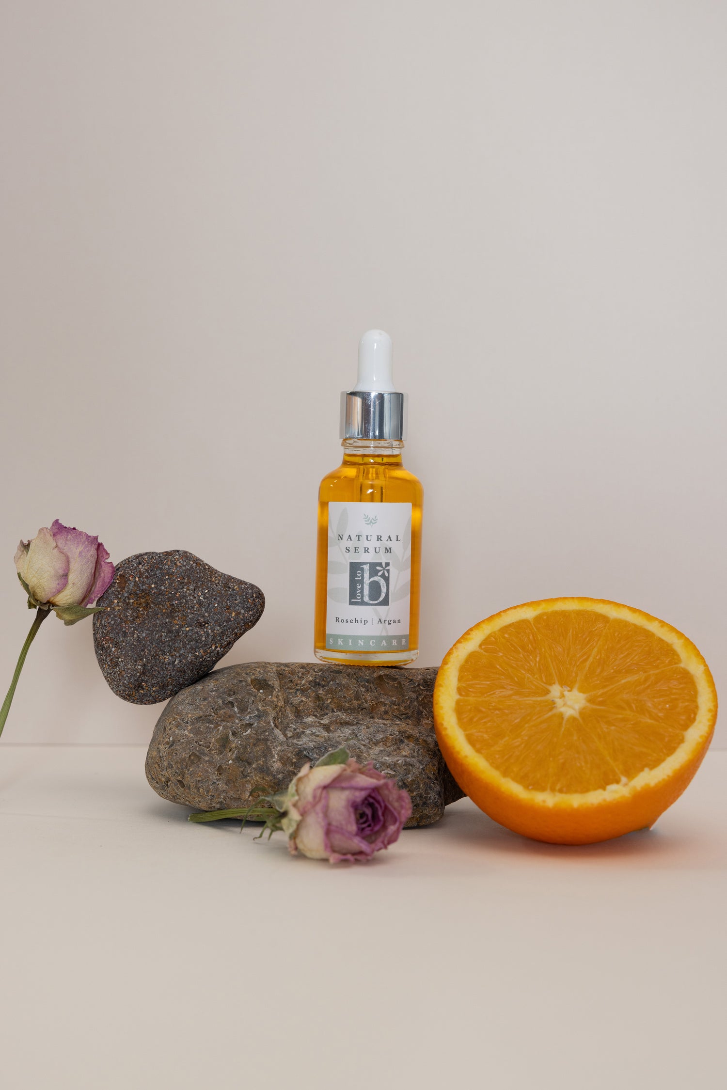Why Natural Sources of Vitamin C Outshine Synthetic Alternatives in Skincare